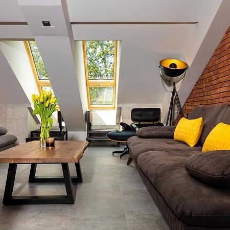 Appartamento Industrial-Style 2Bd Loft With Parking Spot By Flat Mаnager Plovdiv Esterno foto