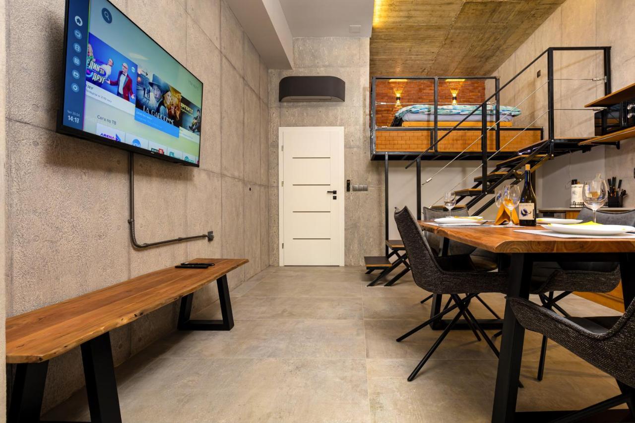 Appartamento Industrial-Style 2Bd Loft With Parking Spot By Flat Mаnager Plovdiv Esterno foto