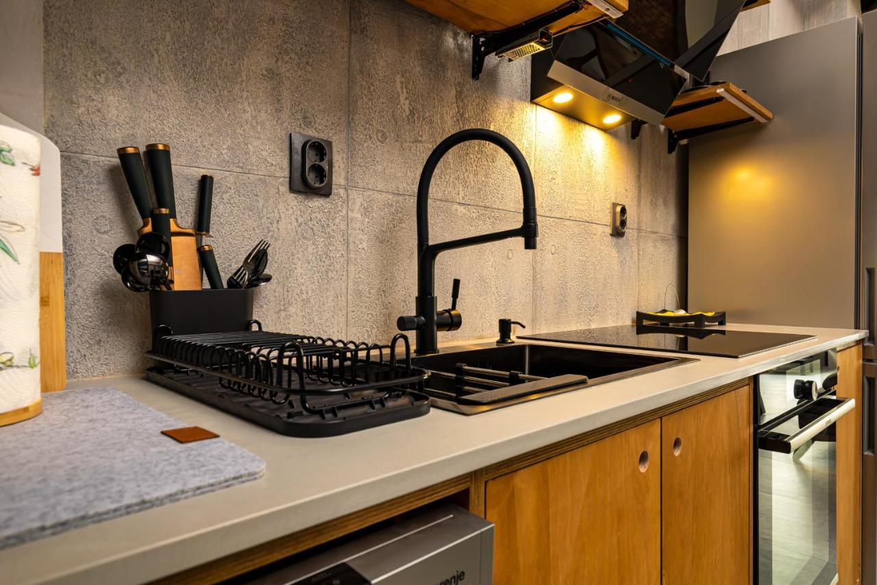 Appartamento Industrial-Style 2Bd Loft With Parking Spot By Flat Mаnager Plovdiv Esterno foto