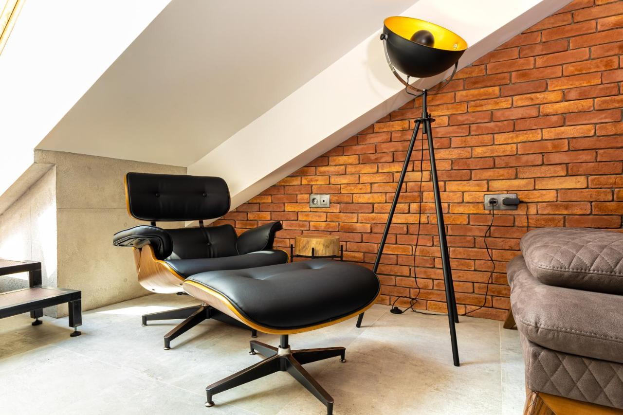 Appartamento Industrial-Style 2Bd Loft With Parking Spot By Flat Mаnager Plovdiv Esterno foto